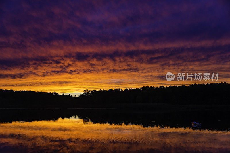 美丽的密歇根夏日日落