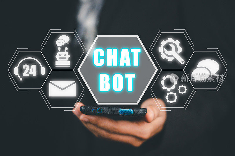 聊天机器人助手对话，女性在手机上使用虚拟屏幕上的聊天机器人图标，机器人应用与全球连接，人工智能，人工智能，创新与技术。