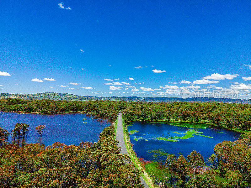 澳大利亚新南威尔士州埃玛维尔湖的鸟瞰图，由大疆Mavic无人机拍摄