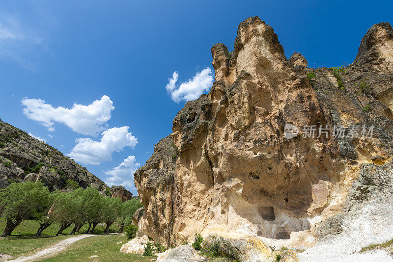 观赏弗里吉亚山谷的岩层和古石墓