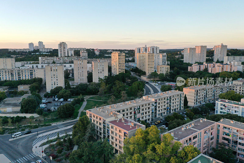 尼姆市