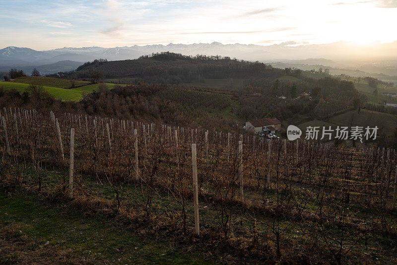 典型的朗河意大利风景