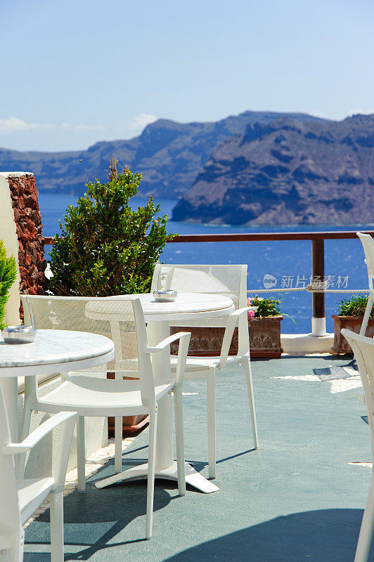 圣托里尼岛伊亚餐厅的爱琴海景色