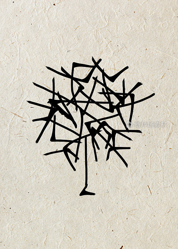 在米色宣纸上画抽象的树。