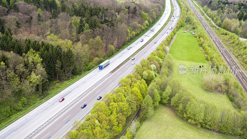 德国高速公路和高速铁路