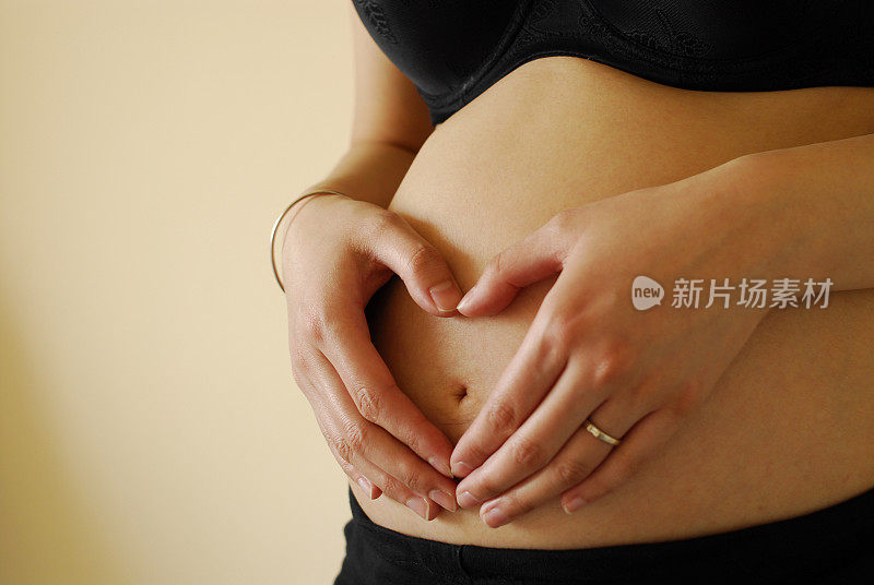 妊娠腹部