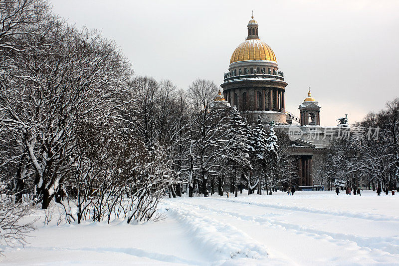 冬天的圣艾萨克大教堂(俄罗斯圣彼得堡)