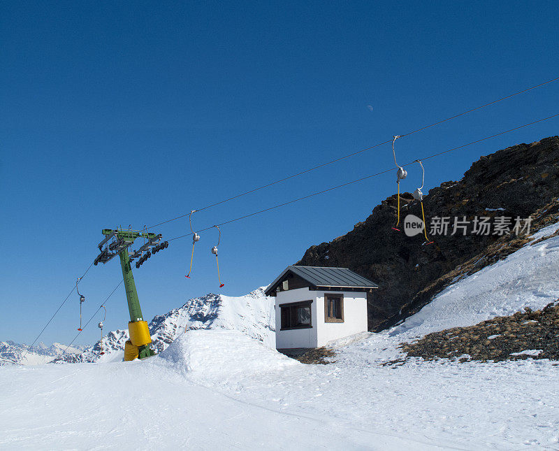 滑雪缆车