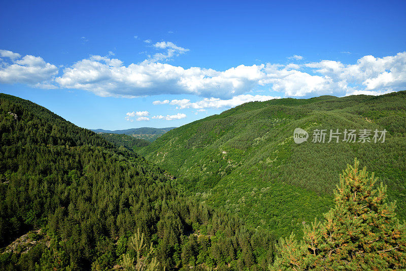 罗多彼山脉山脉的观点。