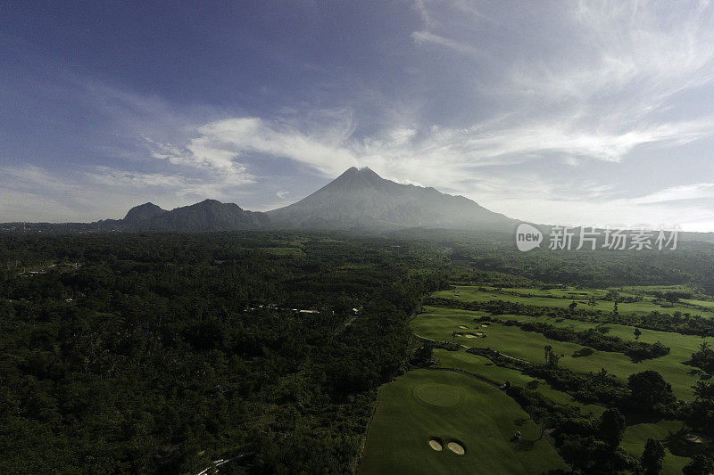 默拉皮火山空中