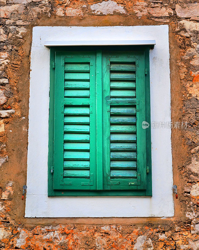 达尔马提亚别墅的窗口