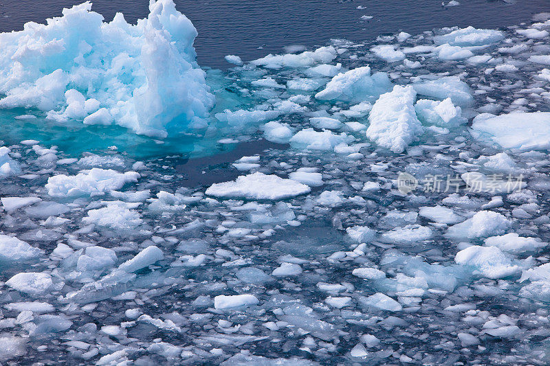 南极洲的冰山和浮冰