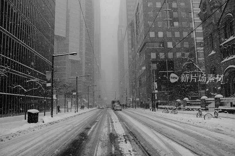 市中心的暴风雪