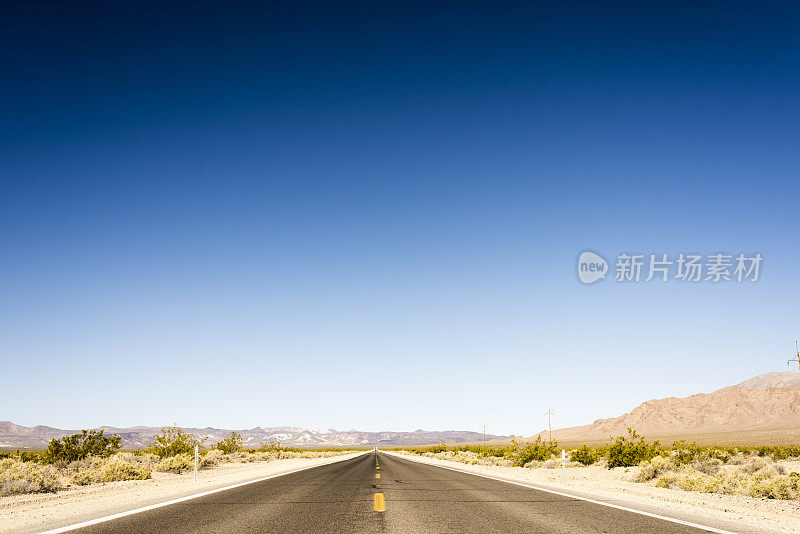 穿越沙漠的道路