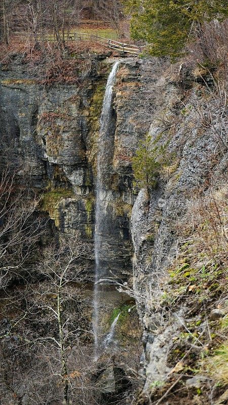 瀑布，塔切公园石灰石悬崖，Voorheesville，纽约