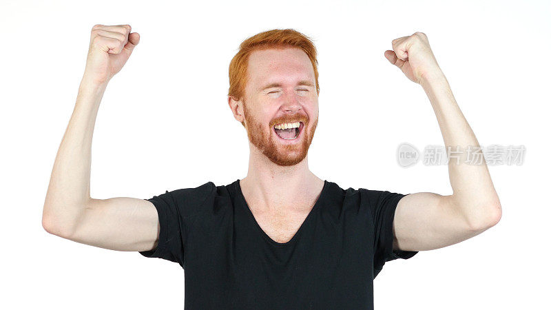 红发男人的手势，幸福和成功，庆祝，白色背景