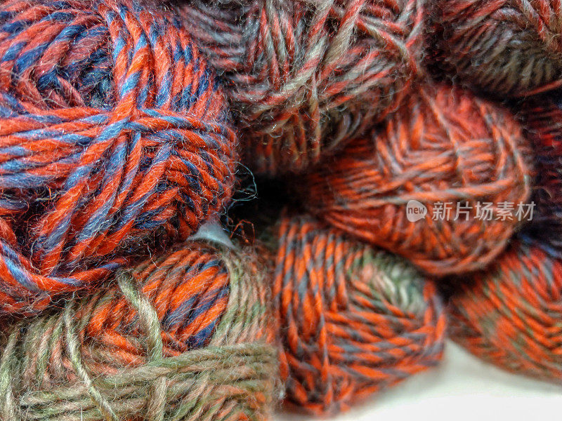 彩色羊毛球，用于编织和工艺