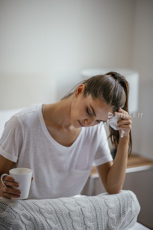 年轻女子患流感