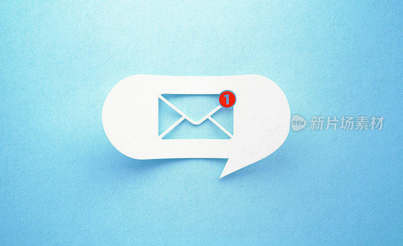 邮件图标绘制白色聊天气泡在蓝色背景