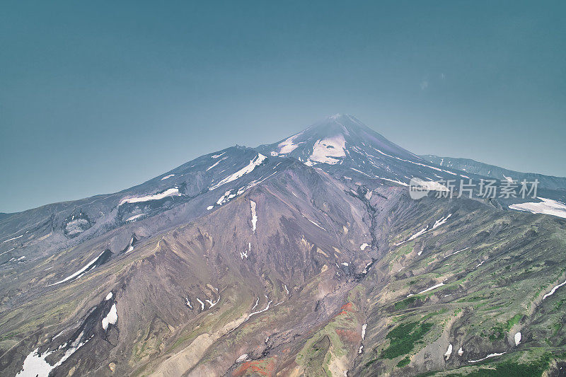 阿瓦钦斯基火山的斜坡。