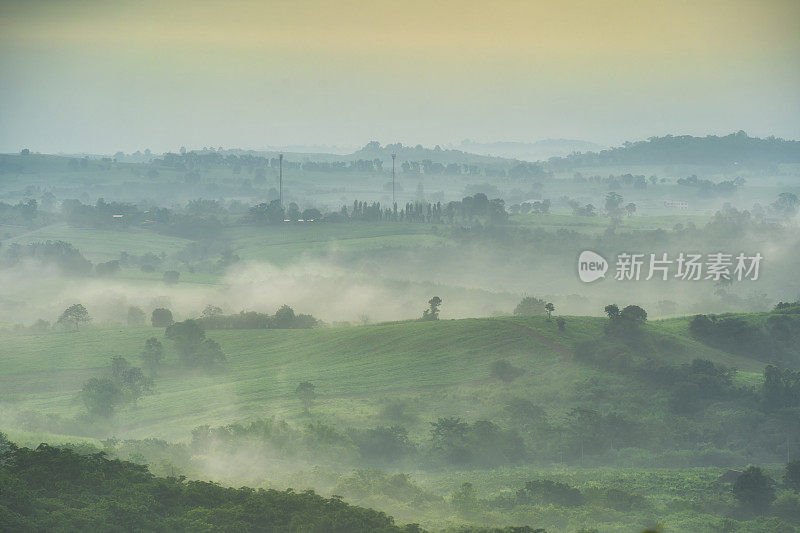 泰国呵叻府考雅伊国家公园热带雨林美丽的风景晨景