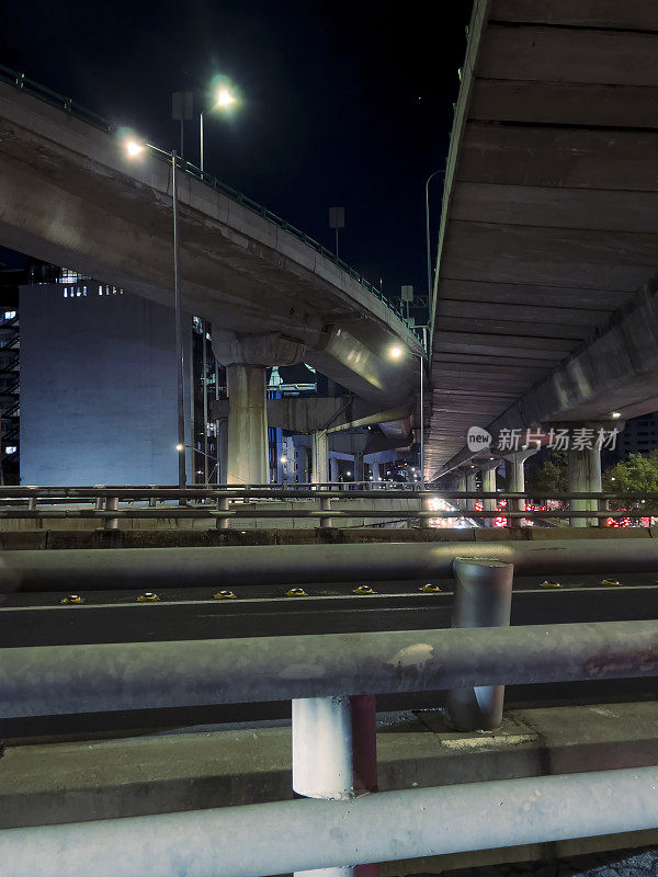 高架道路及楼宇