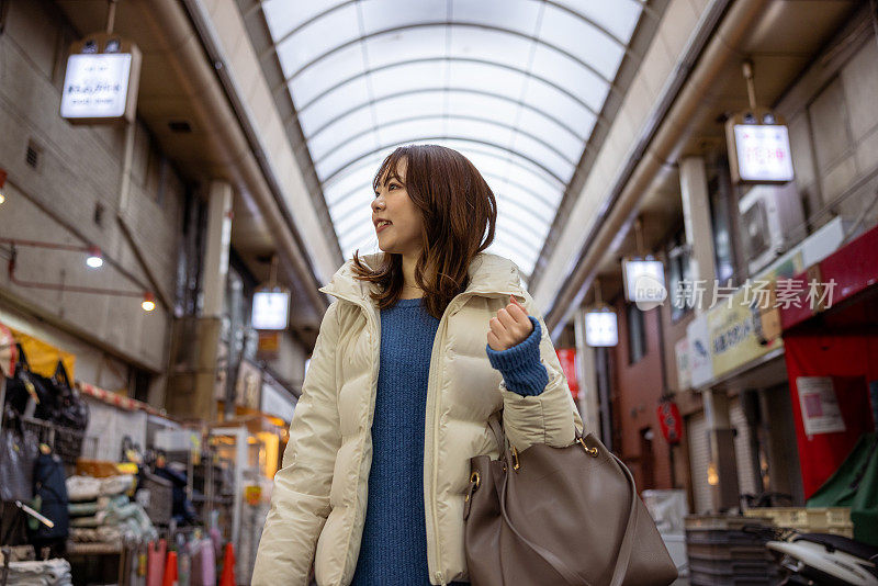 日本女子参观购物中心