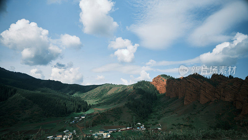 山谷中的村庄