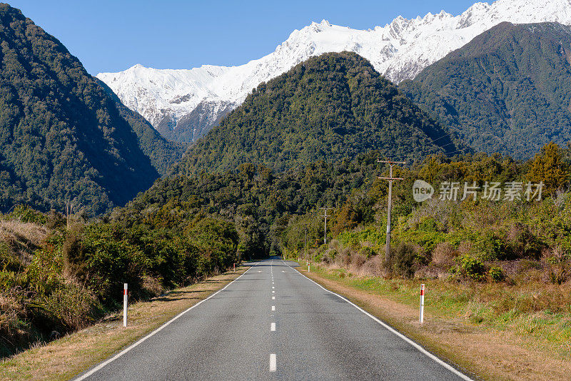 穿越南阿尔卑斯山的道路，新西兰