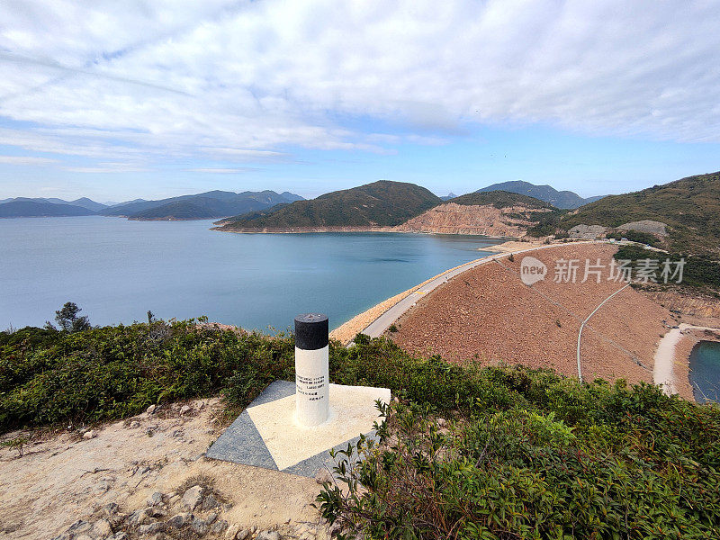 位于香港西贡东郊野公园高岛水塘的三角气象站