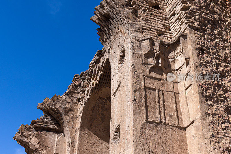 古阿米尔的老城墙，是突厥-蒙古征服者帖木儿的陵墓