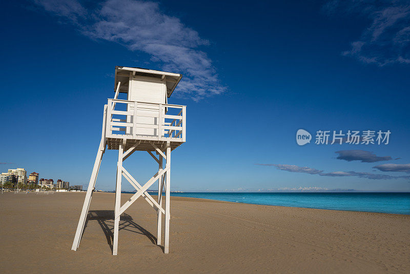 巴伦西亚的甘迪亚格劳海滩和海滩护卫队塔