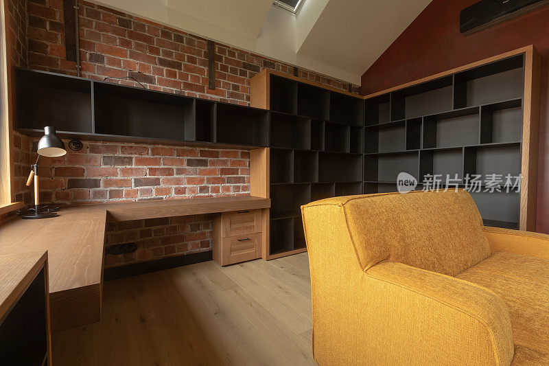舒适的现代室内设计的客厅在公寓