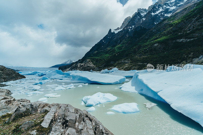 托雷斯·德尔·潘恩国家公园的灰色冰川风景