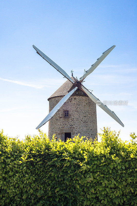 法国诺曼底乡间的风车