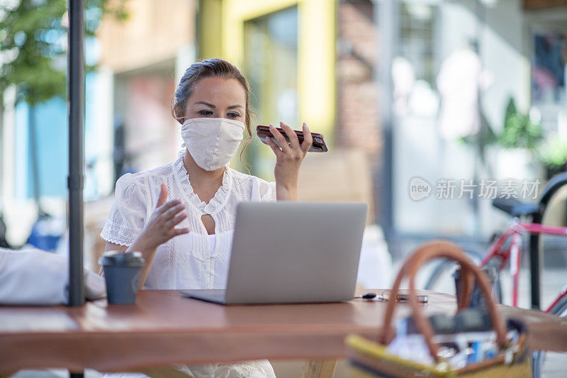 戴着面罩的西班牙妇女