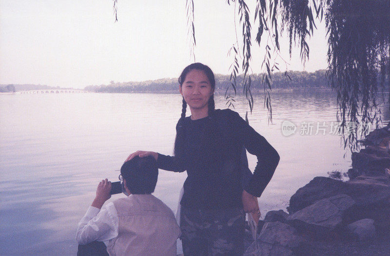 2000年中国年轻女孩和父亲的真实生活照片