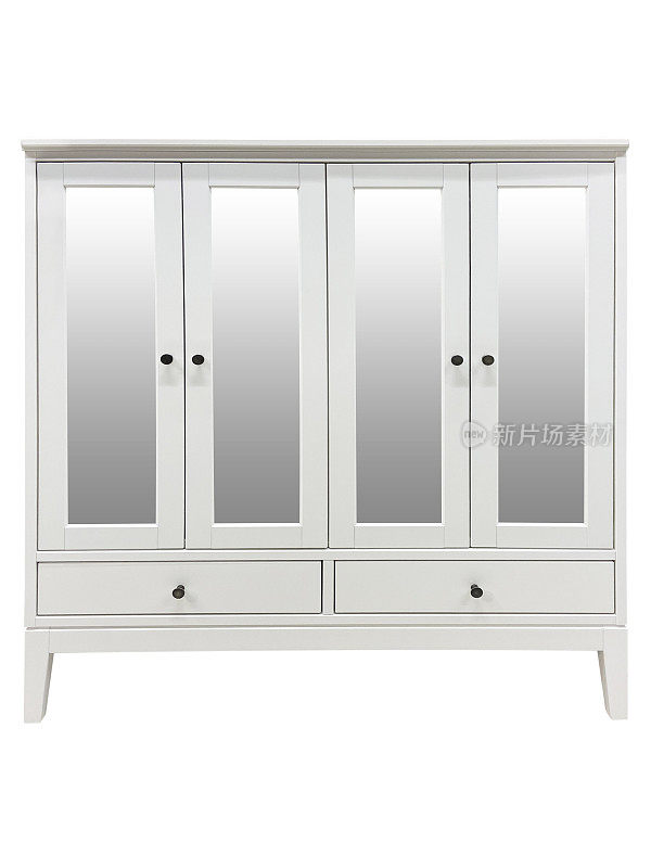 木制橱柜家具，门上的镜子在白色背景上隔离(裁剪路径)