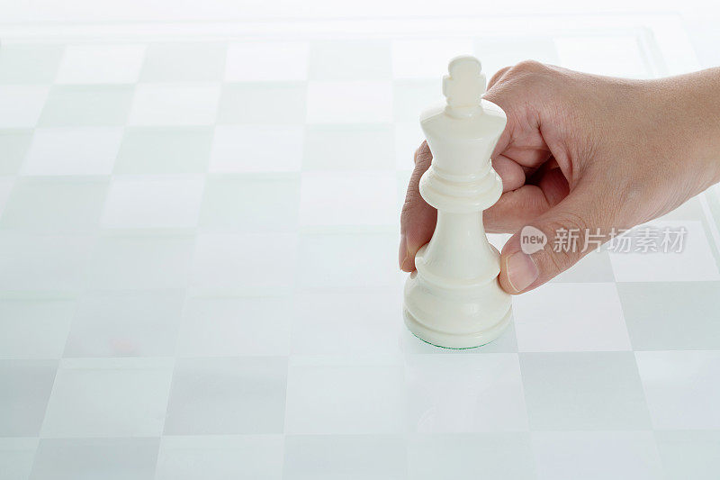 人手执棋王