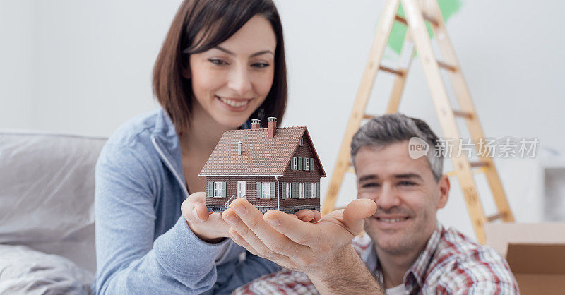 建造房屋的夫妇