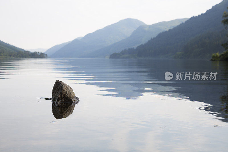 苏格兰Eck湖上的平静之水