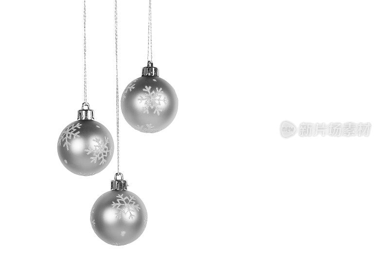 三个小银饰圣诞挂件Copyspace孤立白色