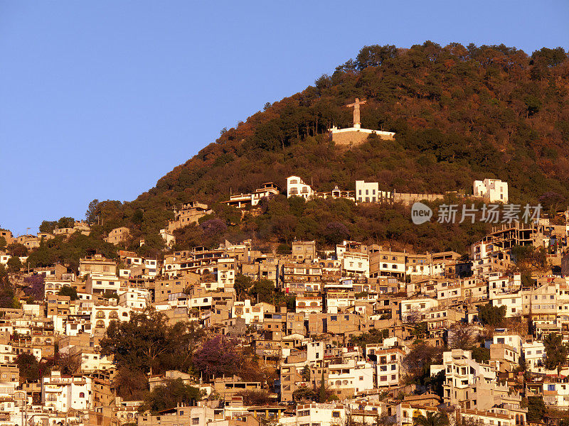 墨西哥塔斯科殖民地的日出