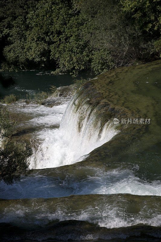 下降的水