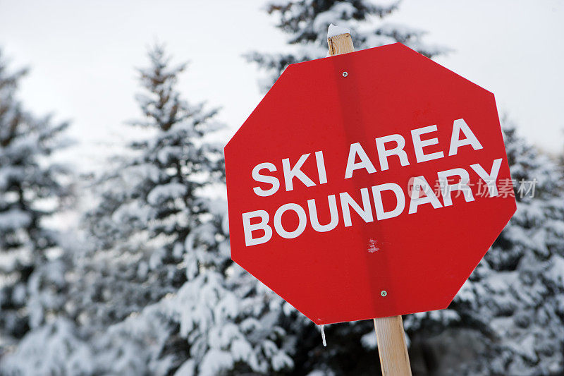 滑雪区界线警告