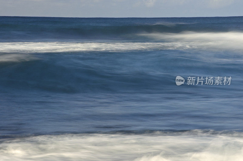 北岸波浪的运动