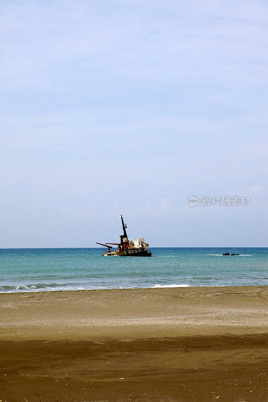 土耳其海岸的一艘沉船