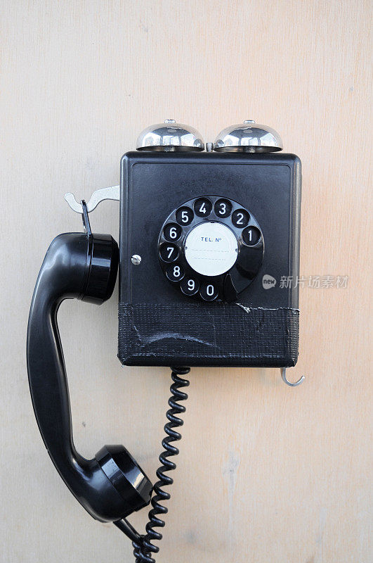 老式公用电话中的旋转式电话