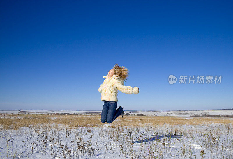 跳来跳去的女人