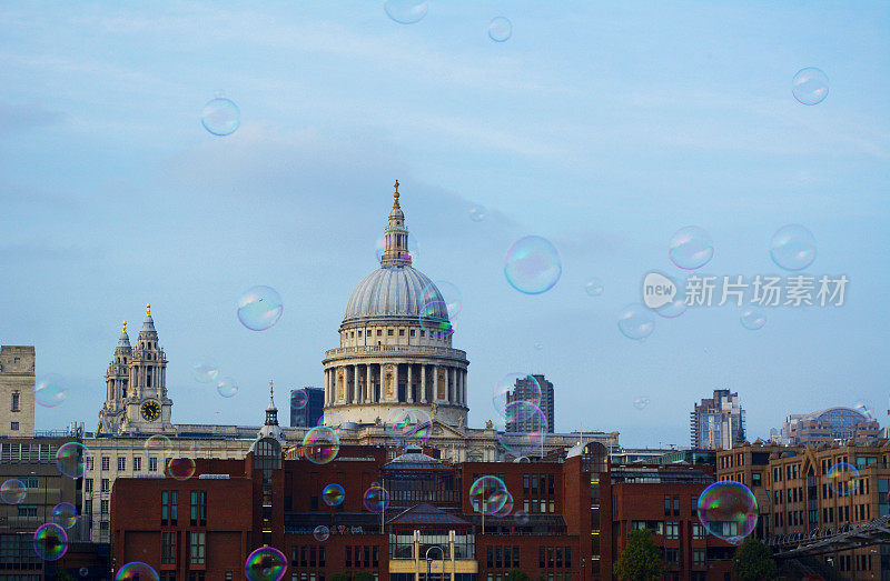 伦敦圣保罗大教堂的泡沫